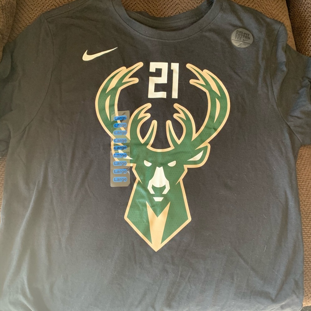 Milwaukee Bucks Tony Snell shirt